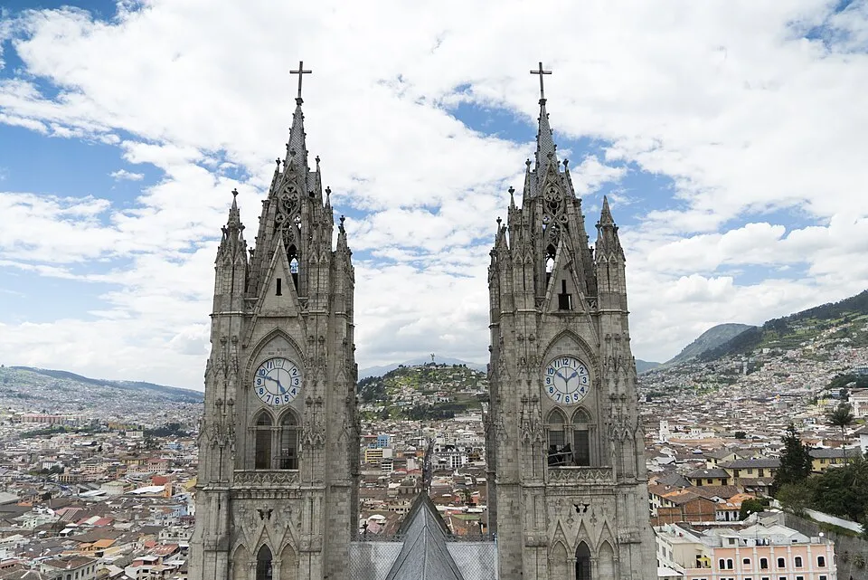 Basílica del Voto Nacional: torres de la Basílica